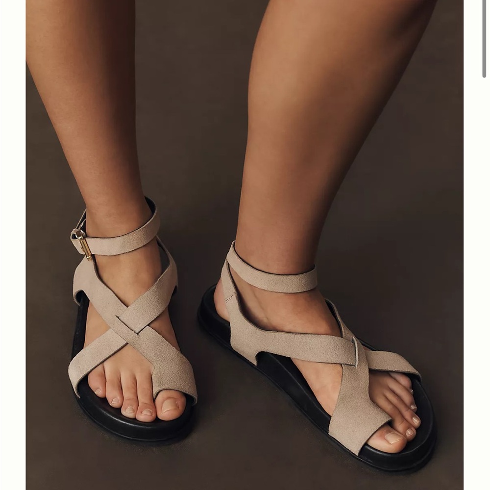 NWT Seychelles Fritz Ankle-strap Sandals in Beige